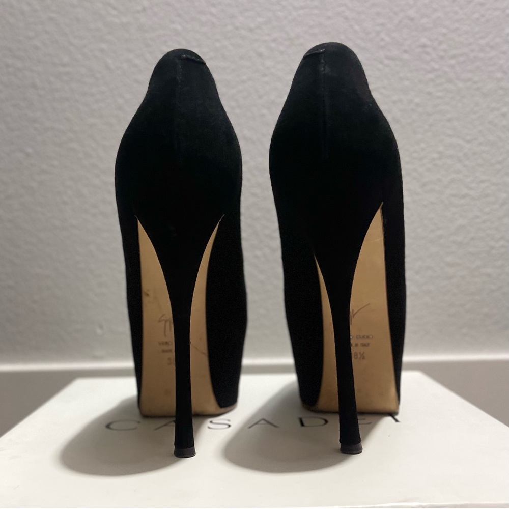 Giuseppe Zanotti.
platform 6,5 cm
insole 25 heels 15 cm - Picture 7 of 11